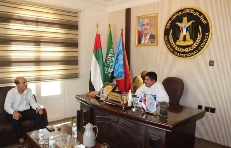 العميد المحمدي يلتقي رئيس تنفيذية منسقية انتقالي جامعة حضرموت
