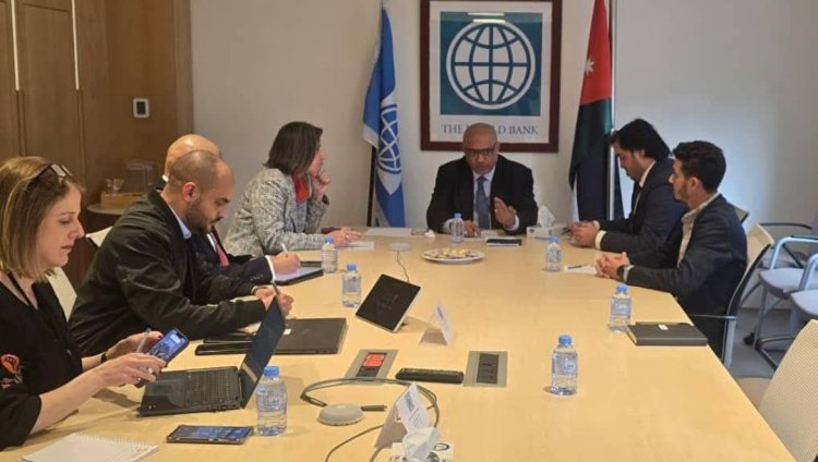 وزيرا التخطيط والكهرباء يبحثان الدعم الدولي لمشاريع الطاقة الشمسية والجهاز المركزي للإحصاء