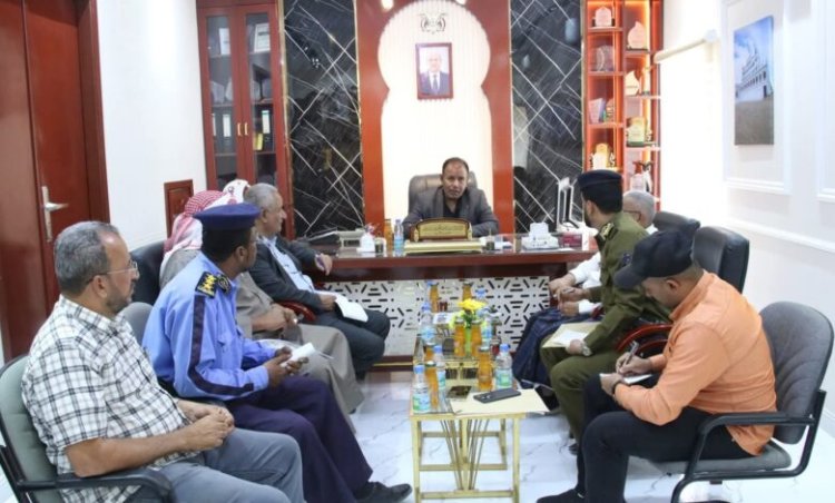 الوكيل العامري يطلع على الخطة الامنية والتنظيمية لشهر رمضان المبارك بمديرية سيئون