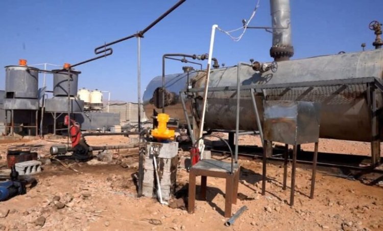 قوات حرس رئاسي بالمكلا تغلق مصفاة حوش الريان غير الشرعية