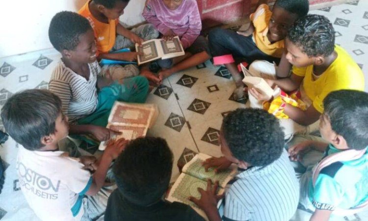 مؤسسة سفراء الخير تدشن دورة تحفيظ القرآن الكريم بأبين