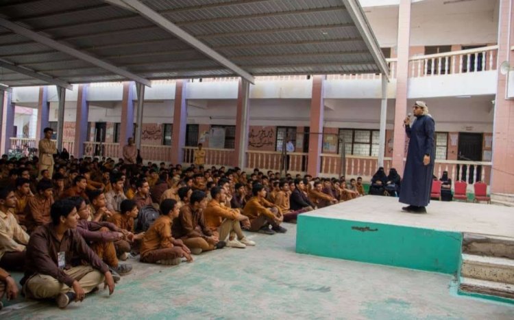 انتقالي العاصمة عدن ينظم محاضرة توعوية لطلاب ثانوية خليفة بالمنصورة