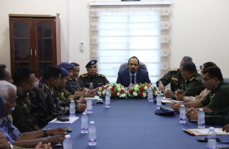 محافظ حضرموت يترأس الجلسة الختامية للقاء التشاوري السنوي لإدارة الأمن والشرطة بساحل حضرموت 2025م