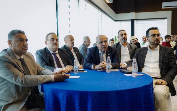 برعاية الرئيس الزُبيدي.. الكثيري يشهد تدشين دليل عدن السياحي تحت شعار "عدن تاريخ وسياحة"