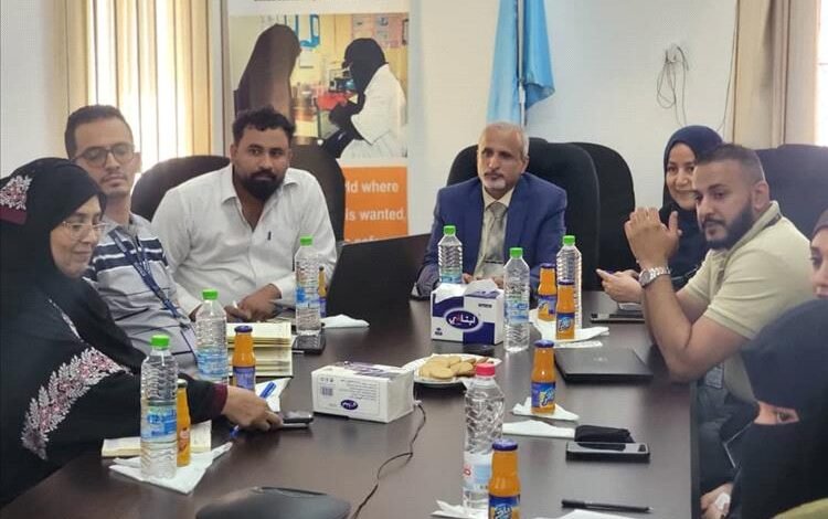 الوكيل الشبحي يترأس اجتماعاً مع شركاء الصحة لزيادة الدعم المستدام في قطاع السكان