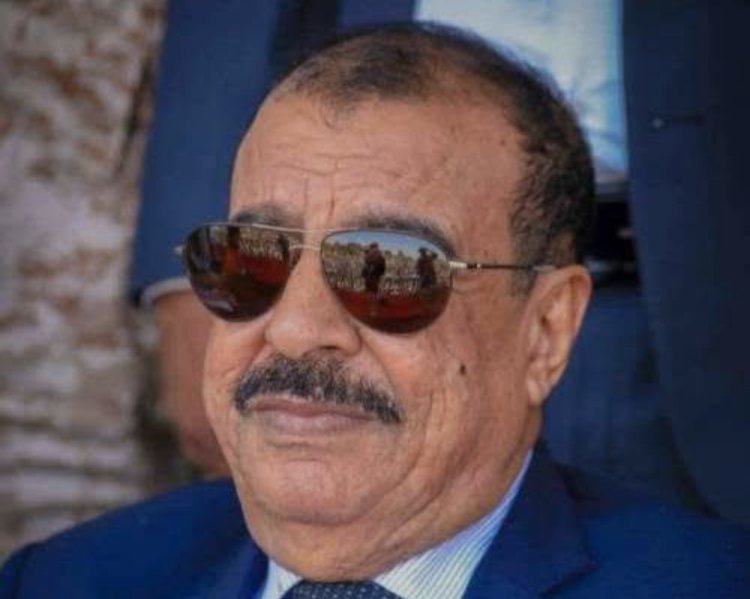 اللواء بن بريك يُعزّي في وفاة المحامي المناضل أحمد سالم هبيص