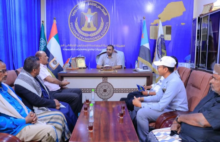 رئيس تنفيذية انتقالي وادي وصحراء حضرموت يلتقي رئيس نادي الوحدة بتريم