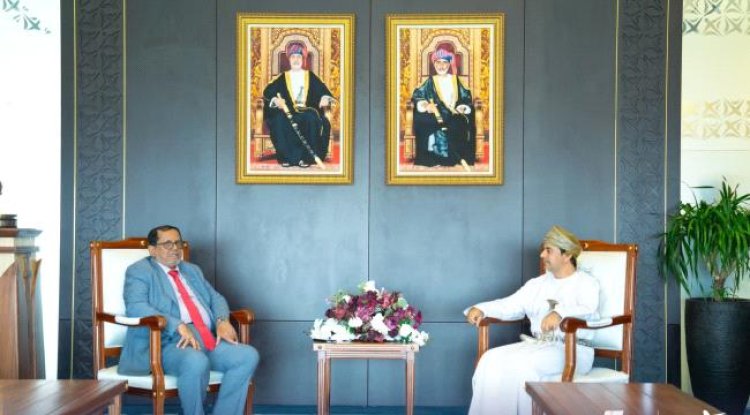 رئيس هيئة الطيران يبحث مع نظيره العماني سبل التعاون في تحسين وتطوير خدمات الملاحة الجوية