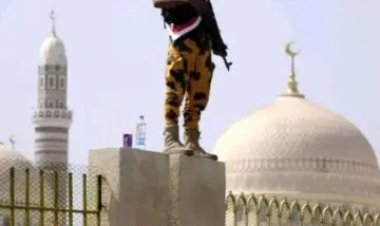 الحوثيون يمنعون صلاة التراويح ويقتحمون المساجد في صنعاء مع بداية رمضان