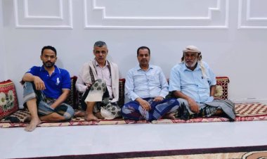 بن قويرة والعطيشي يزوران  مدبر البحث الجنائي بإدارة الأمن والشرطة بساحل حضرموت