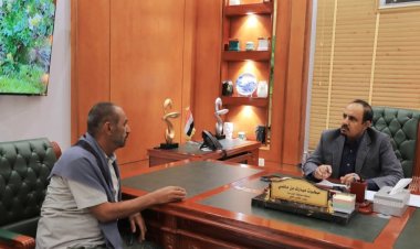 محافظ حضرموت يطّلع على احتياجات مديرية حريضة ومشاريعها المُنجزة وقيد الانجاز في الطرق والكهرباء والقضاء