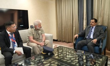 وزير الدفاع يناقش المستجدات العسكرية مع الملحق العسكري البريطاني