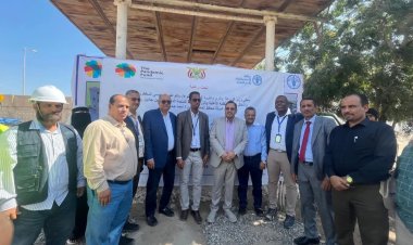 السقطري يفتتح مبنى الصحة الحيوانية والإرشاد والتدريب الزراعي ويضع حجر الأساس للمختبر البيطري بعدن