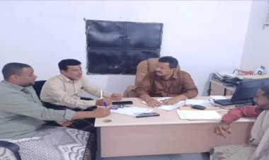 شبوة.. مدير عام رضوم يزور إدارة كهرباء المديرية ويشيد باستمرارية التيار على مدار 24 ساعة للمناطق المستفيدة