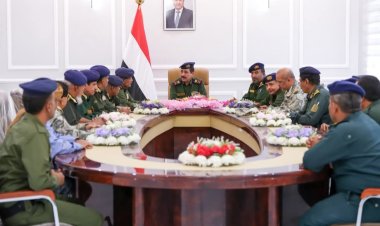 وزير الداخلية يترأس اجتماعاً موسعاً لوكلاء ومدراء العموم بالوزارة