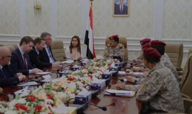 وزير الدفاع يبحث مستجدات الأوضاع مع المستشار العسكري للمبعوث الأممي