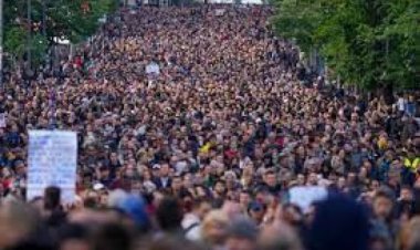 آلاف المجريين يتظاهرون للمطالبة برعاية صحية أفضل