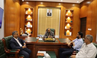 المحافظ بن ماضي يطلع على سير العمل الإداري والجمركي بمنفذ الوديعة البري