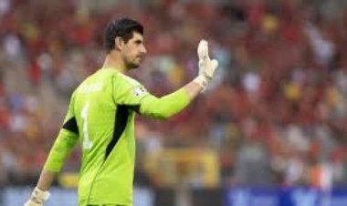 كاستيلز حارس مرمى بلجيكا يعتزل دوليًا