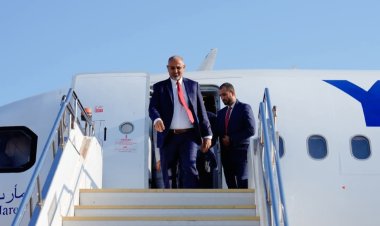 الرئيس الزُبيدي يصل المهرة في زيارة تفقدية للمحافظة