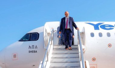 الرئيس الزُبيدي يصل المكلا في زيارة تفقدية لمحافظة حضرموت