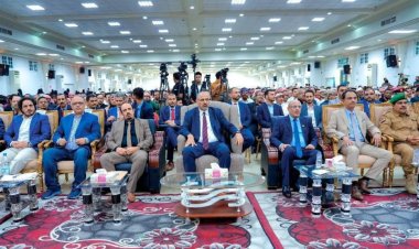 الرئيس الزُبيدي يعقد لقاءً موسعًا بمختلف شرائح وفئات المجتمع الحضرمي