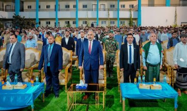 الرئيس الزُبيدي يشهد الأمسية الرمضانية الحاشدة التي أقامتها قيادة أرخبيل سقطرى احتفاءً بزيارته والوفد المرافق له للمحافظة