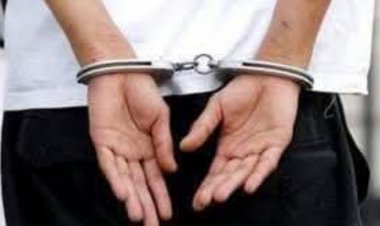 شرطة مديرية عمد تضبط شخصًا متهمًا بقتل اثنين مواطنين بإطلاق النار عليهم