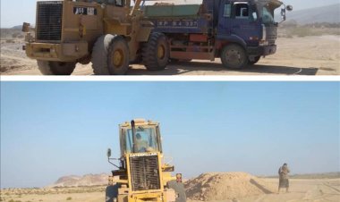 تنفيذ أعمال فتح وإصلاح طريق الحامية الفرعي لتخفيف معاناة المواطنين وتحسين الحركة المرورية