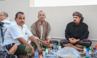 قائد المنطقة العسكرية الثانية يقيم مأدبة إفطار وأمسية رمضانية بحضور محافظ حضرموت رئيس اللجنة الأمنية والقضاة وقيادات عسكرية وأمنية