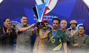 بحضور وزير الدفاع الداعري.. أمن عدن يتوج بطلاً لبطولة القوات المسلحة والأمن الجنوبي لكرة القدم