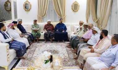 رئيس الجمعية الوطنية يلتقي شيخ مشايخ يافع ساحل حضرموت الشيخ سالم حسن السعدي والوفد المرافق له بالمكلا