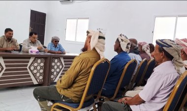 وزير الثروة السمكية يتفقد فرع الهيئة العامة للمصائد في سقطرى