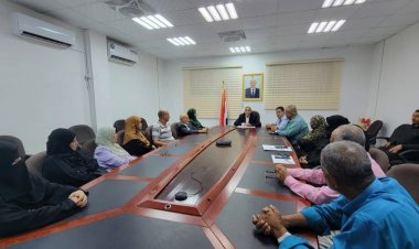 وزير الصناعة يؤكد على تعزيز مهارات الموظفين وتحقيق الأهداف الاستراتيجية للوزارة