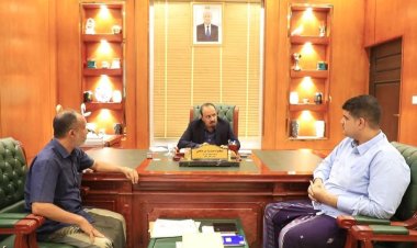 محافظ حضرموت يناقش التدخلات العاجلة لمشاريع الاشغال العامة والطرق بمديرية بروم ميفع