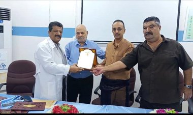 مدير عام صحة عدن يكرم الكادر الطبي المشارك في المخيم الرمضاني لمديريتي التواهي والمعلا