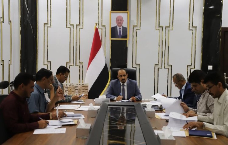 لجنة المناقصات الرئيسة بحضرموت تُقر ترسية مشاريع جسري دفيقة وعيص خرد ومبنى الرنين المغناطيسي بهيئة مشفى ابن سيناء