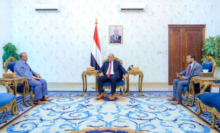 العاصمة عدن.. الرئيس الزُبيدي يطّلع على الأوضاع بمحافظة البيضاء ويؤكد دعمه لتعزيز مقاومة أبنائها