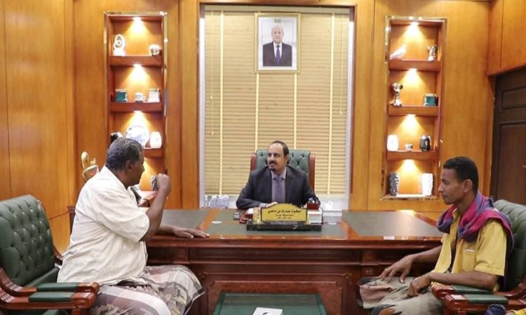 محافظ حضرموت يشيد بخدمات الشخصية التربوية والرياضية الكابتن حاج سليمان بامقنع في خدمة القطاعين التربوي والرياضي