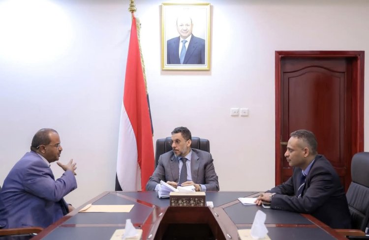 رئيس الوزراء يؤكد أن جرائم الحوثيين في البيضاء تعكس الطبيعة الإرهابية لهذه المليشيات