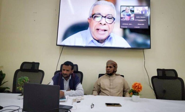 محافظ سقطرى يشارك في اجتماع اللجنة العلمية لورشة “ألف باء” بمناسبة يوم اللغة السقطرية