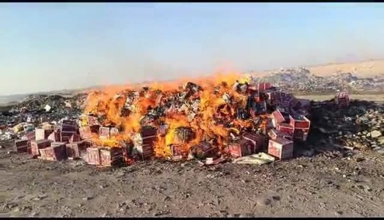 مكتب التجارة يتلف 523 كرتونًا من معجون الحناء بإشراف النيابة العامة.