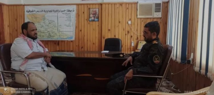 العميد لحمدي يناقش مع المدير العام لمديرية الديس الشرقية تطوير العمل لمكافحة المخدرات