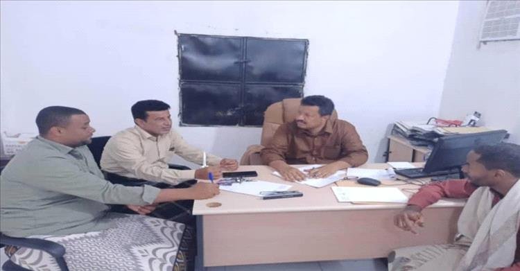 شبوة.. مدير عام رضوم يزور إدارة كهرباء المديرية ويشيد باستمرارية التيار على مدار 24 ساعة للمناطق المستفيدة