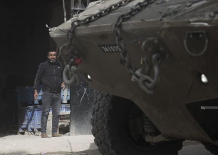 قوات الاحتلال تستقدم مدرعات عسكرية إلى طولكرم