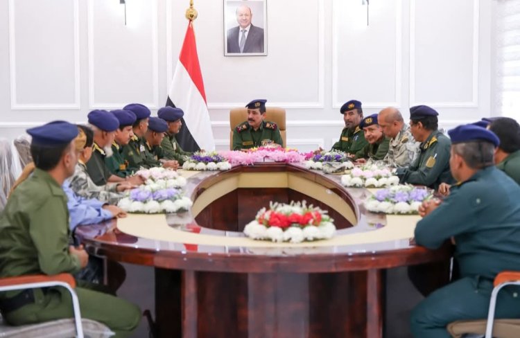 وزير الداخلية يترأس اجتماعاً موسعاً لوكلاء ومدراء العموم بالوزارة