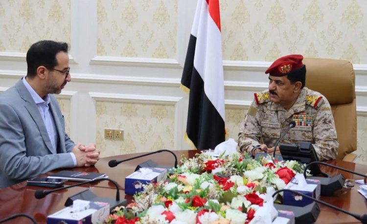 وزير الدفاع يبحث مع بعثة أطباء بلا حدود دعم الخدمات الطبية والمستشفيات العسكرية