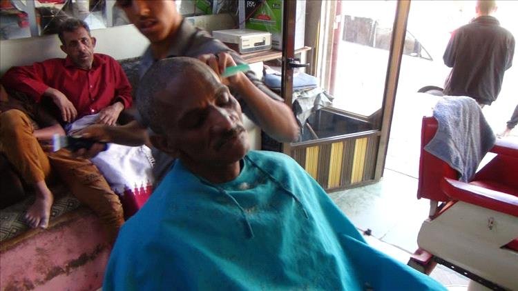 محافظ شبوة يرعى مشردي الشوارع المصابين بالأمراض النفسية والعقلية