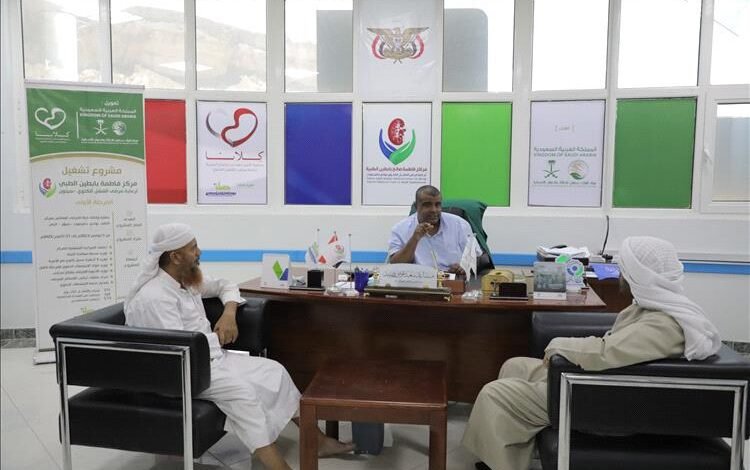 وفد كويتي يزور مشروع تشغيل مركز فاطمة بابطين الطبي بسيئون ويطّلع على خدماته المجانية لمرضى الفشل الكلوي