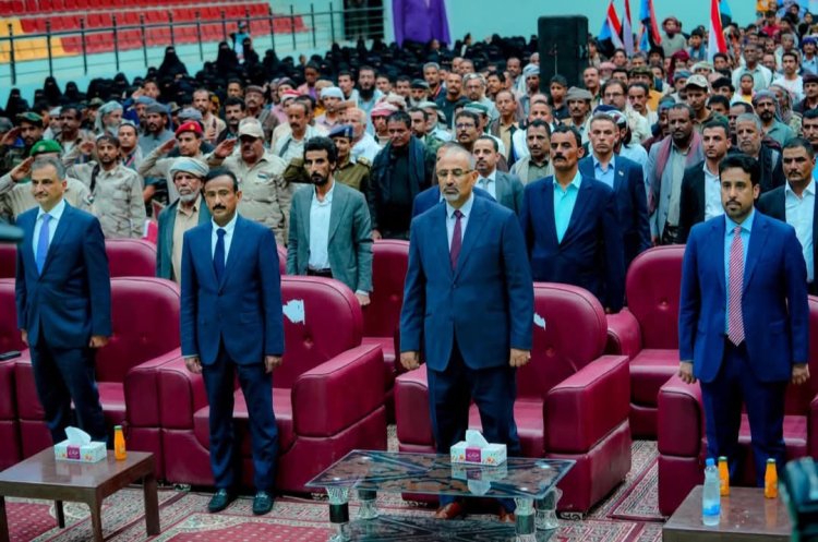 في ليلة رمضانية حاشدة.. شبوة تحتفي بزيارة الرئيس الزُبيدي والوفد المرافق له